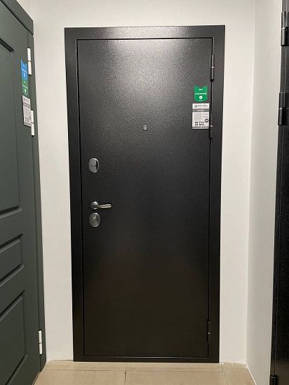 Входная дверь  